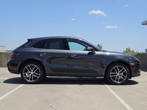 Certified 2026 Porsche Macan AWD/4WD image 9