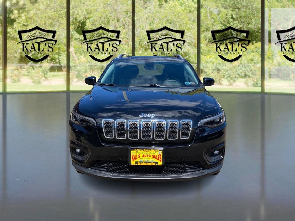 Used 2019 Jeep Cherokee Latitude Plus w/ Comfort/Convenience Group AWD/4WD image 2