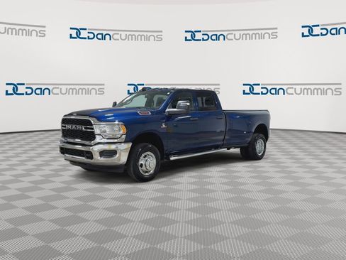 Used 2024 RAM 3500 Tradesman w/ Chrome Appearance Group AWD/4WD image 4