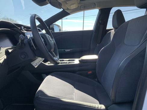 Used 2023 Lexus RZ 450e Premium image 16