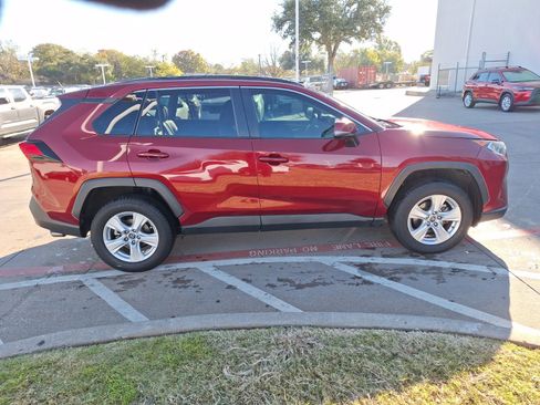 Used 2020 Toyota RAV4 XLE image 7