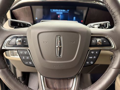 Used 2024 Lincoln Navigator Reserve AWD/4WD image 11