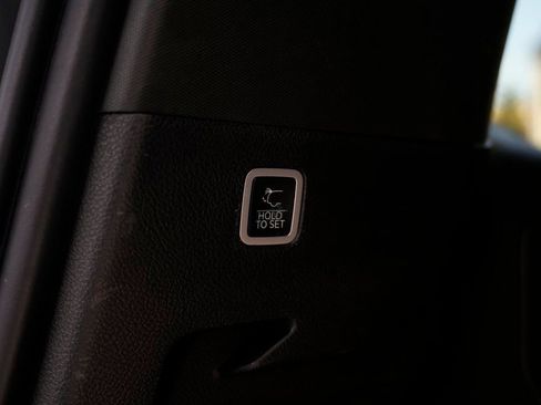 Used 2023 Jeep Wagoneer L Series II image 16