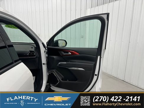 Used 2025 Chevrolet Traverse Z71 w/ Enhanced Driving Package AWD/4WD image 14