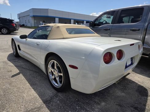 Used 2001 Chevrolet Corvette Convertible w/ Preferred Equipment Group2 image 4