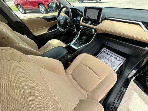 Used 2023 Toyota RAV4 LE AWD/4WD image 16