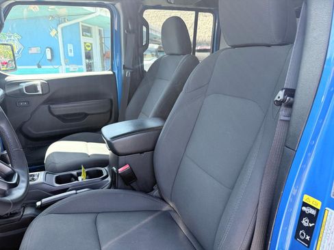 Used 2023 Jeep Wrangler Unlimited Sport w/ Sun And Sound Package AWD/4WD image 12