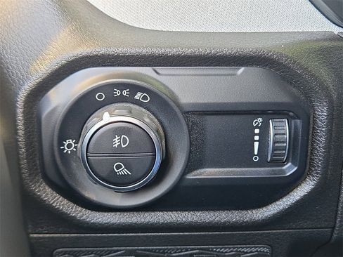 Used 2025 Jeep Gladiator Nighthawk image 23