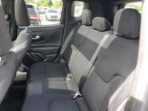 Used 2022 Jeep Renegade Altitude w/ Sun/Sound Group AWD/4WD image 31