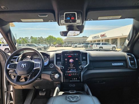 Used 2025 RAM 1500 Laramie AWD/4WD image 26