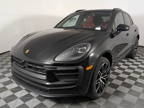 New 2026 Porsche Macan image 1