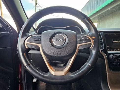 Used 2015 Jeep Grand Cherokee Laredo w/ Quick Order Package 23E AWD/4WD image 12