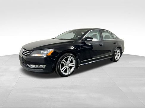 Used 2015 Volkswagen Passat 1.8T SE image 2