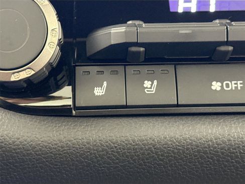 Used 2025 Toyota Tundra Limited w/ TRD Off-Road Package image 8