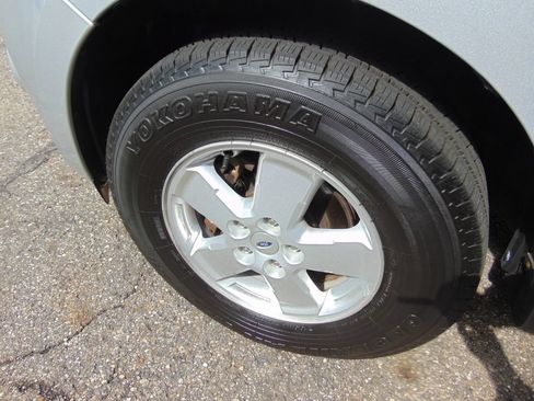 Used 2011 Ford Escape XLT AWD/4WD image 29
