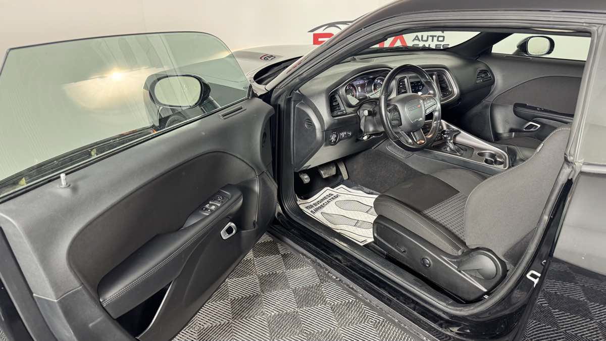 Used 2022 Dodge Challenger GT RWD image 10