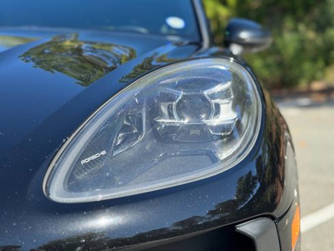 Used 2020 Porsche Macan image 17