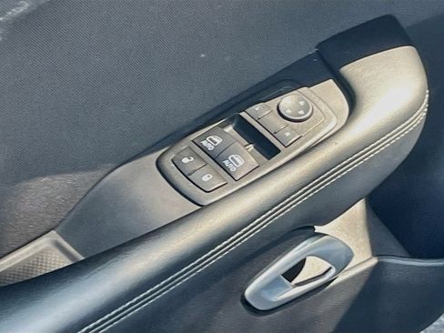 Used 2022 Dodge Challenger SXT w/ Driver Convenience Group AWD/4WD image 17