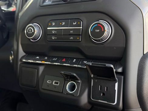 Used 2024 Chevrolet Silverado 1500 Custom image 28