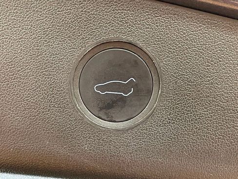 Used 2023 Tesla Model 3 Standard Range image 18