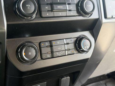 Used 2021 Ford F550 4x4 Regular Cab Super Duty w/ XLT Value Package image 17