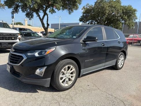 Used 2021 Chevrolet Equinox LT FWD image 2