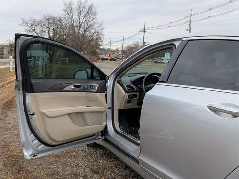 Used 2019 Lincoln MKZ Reserve image 9