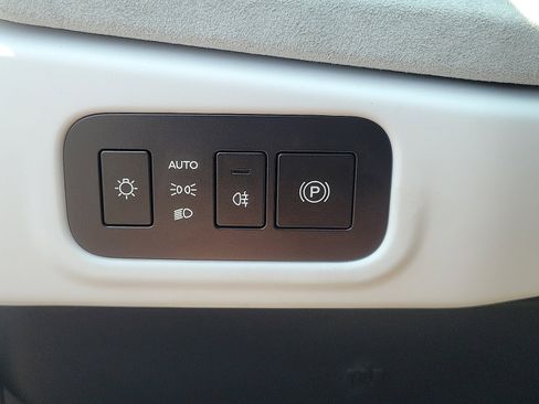 Used 2023 Fisker Ocean Extreme image 24