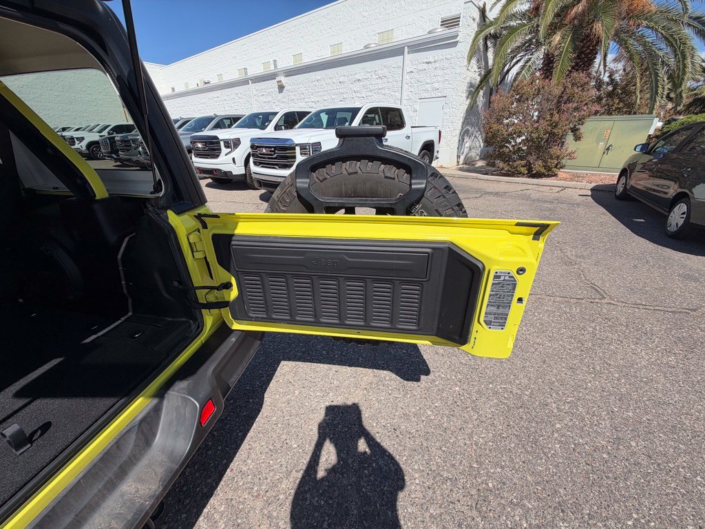 Used 2023 Jeep Wrangler Unlimited Sahara w/ LED Lighting Group AWD/4WD image 22