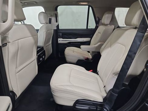 Used 2019 Ford Expedition Platinum image 38