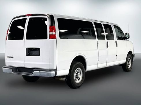 Used 2024 Chevrolet Express 3500 LT w/ LT Preferred Equipment Group RWD image 7