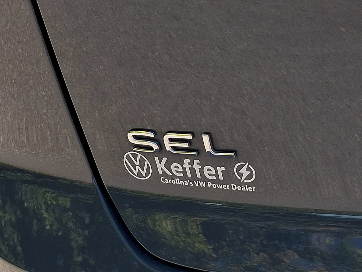 Used 2025 Volkswagen Atlas Cross Sport SEL AWD/4WD image 31