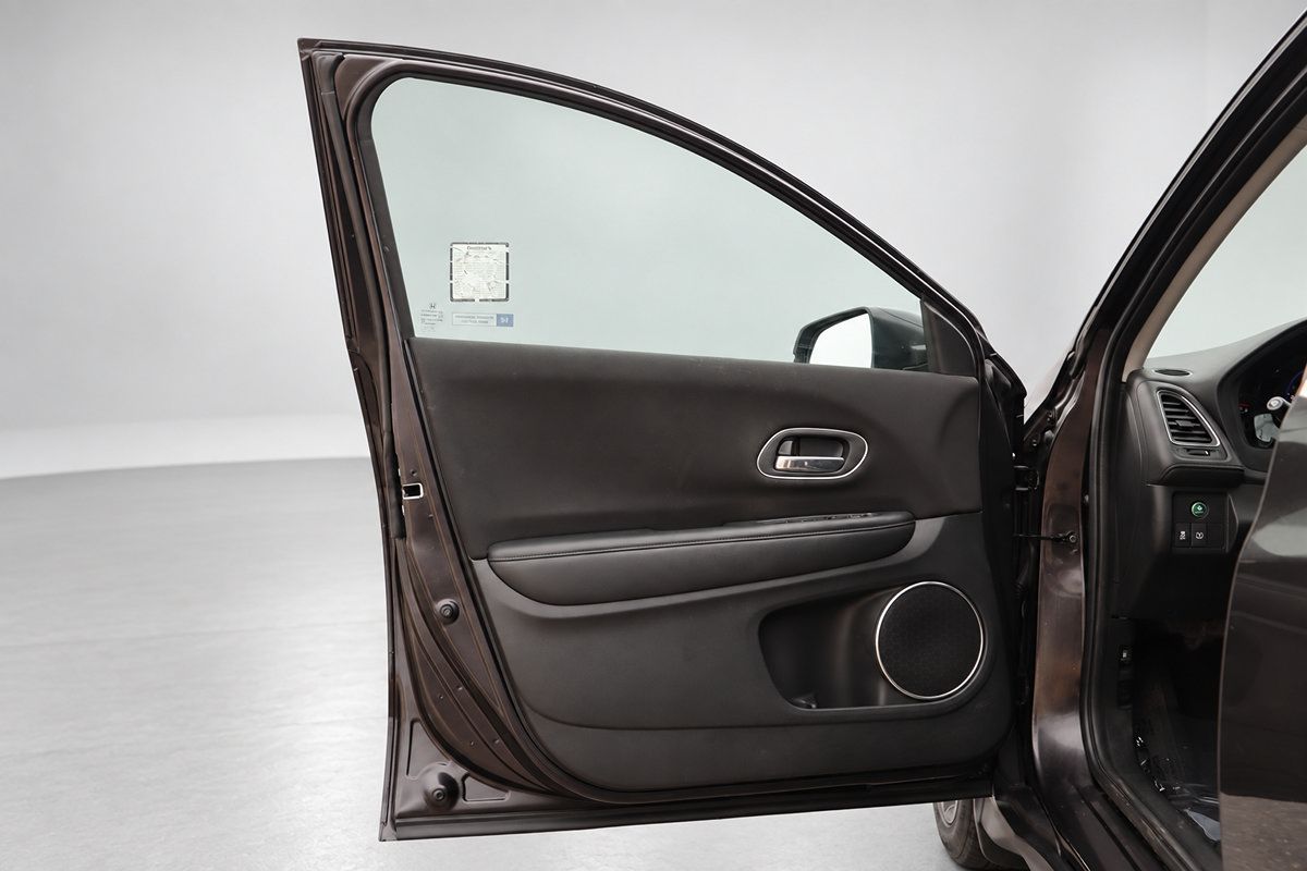 Used 2018 Honda HR-V EX image 23