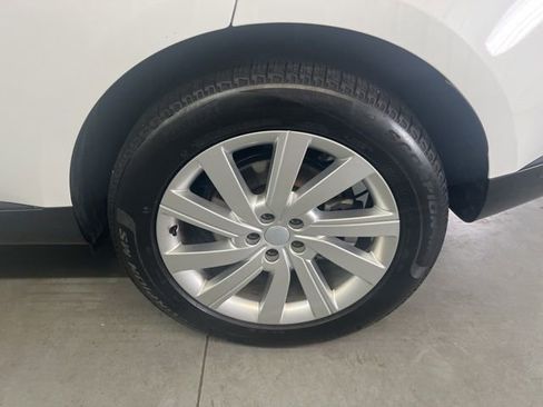 Used 2025 Land Rover Range Rover SE image 25