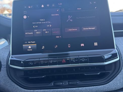 Used 2024 Jeep Compass Latitude w/ Sun and Sound Group image 18