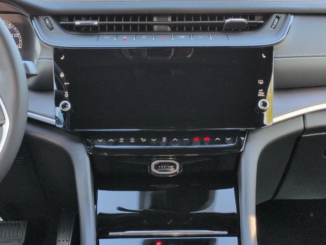 New 2027 Jeep Grand Cherokee Altitude RWD image 16
