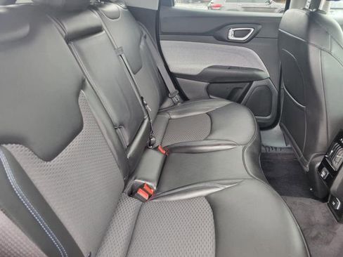 Used 2022 Jeep Compass Latitude image 27
