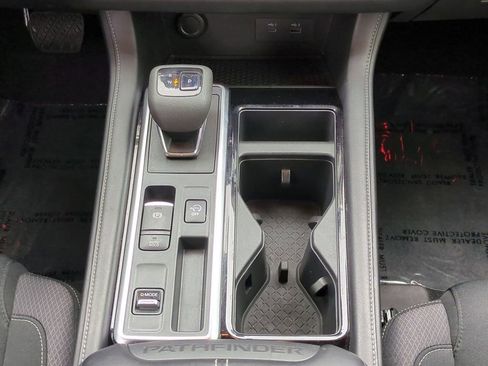 Certified 2022 Nissan Pathfinder SV image 19