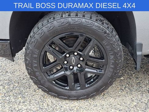 Used 2023 Chevrolet Silverado 1500 LT Trail Boss w/ Protection Package AWD/4WD image 8