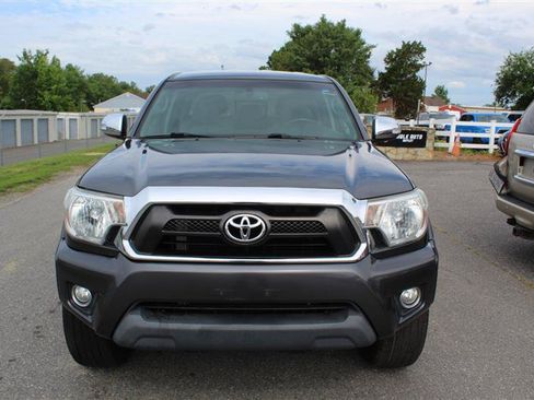 Used 2013 Toyota Tacoma 4x4 Double Cab w/ Limited Pkg image 2