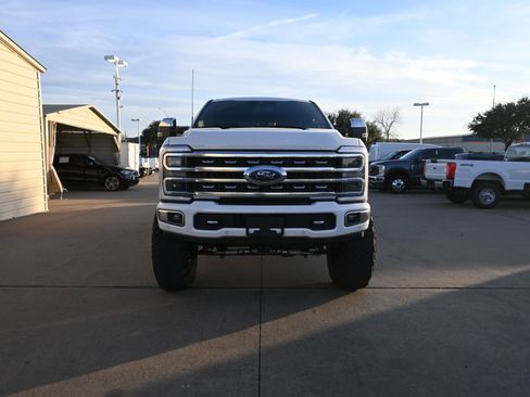 Used 2024 Ford F350 Platinum w/ FX4 Off-Road Package image 9