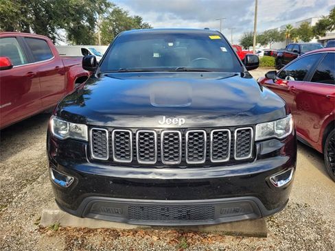 Used 2018 Jeep Grand Cherokee Laredo image 2