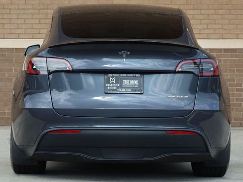 Used 2022 Tesla Model Y Performance AWD/4WD image 8