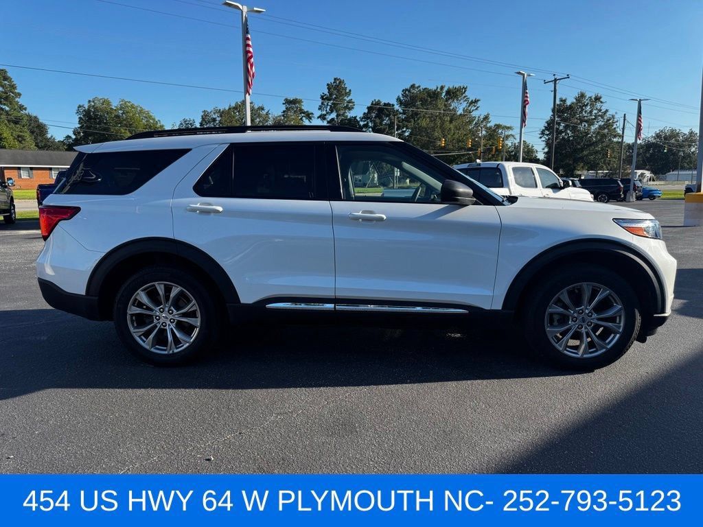 Used 2022 Ford Explorer XLT w/ Equipment Group 202A AWD/4WD image 6
