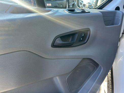 Used 2019 Ford Transit 150 XLT image 10