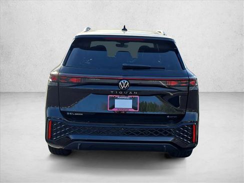 New 2026 Volkswagen Tiguan SEL R-Line image 4