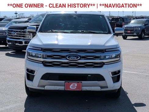 Used 2024 Ford Expedition Platinum image 2
