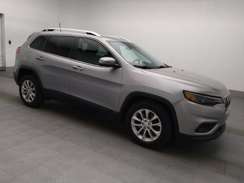 Used 2019 Jeep Cherokee Latitude w/ Popular Appearance Group FWD image 11