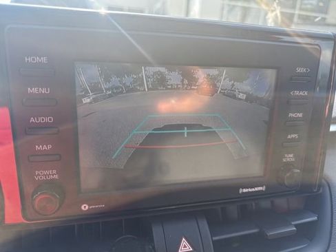 Used 2020 Toyota RAV4 LE FWD image 3