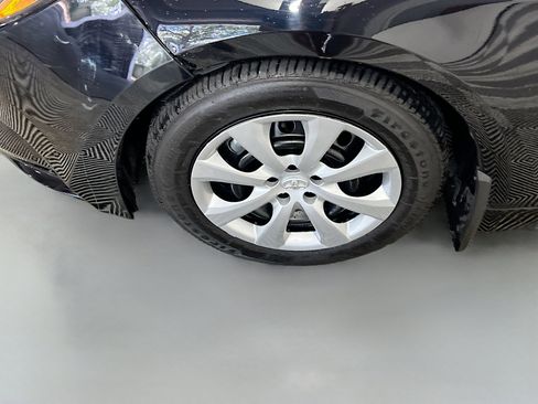 Used 2025 Toyota Corolla LE FWD image 14